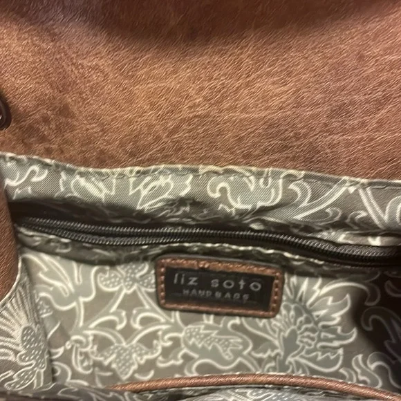LIZ SOTO Abby Convertible
Crossbody/Backpack/Brown, EUC - Picture 10 of 12